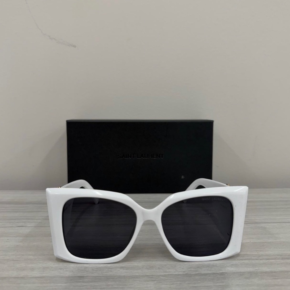 BRAND NEW Saint Laurent White Square Logo Sunglasses - Picture 2 of 4